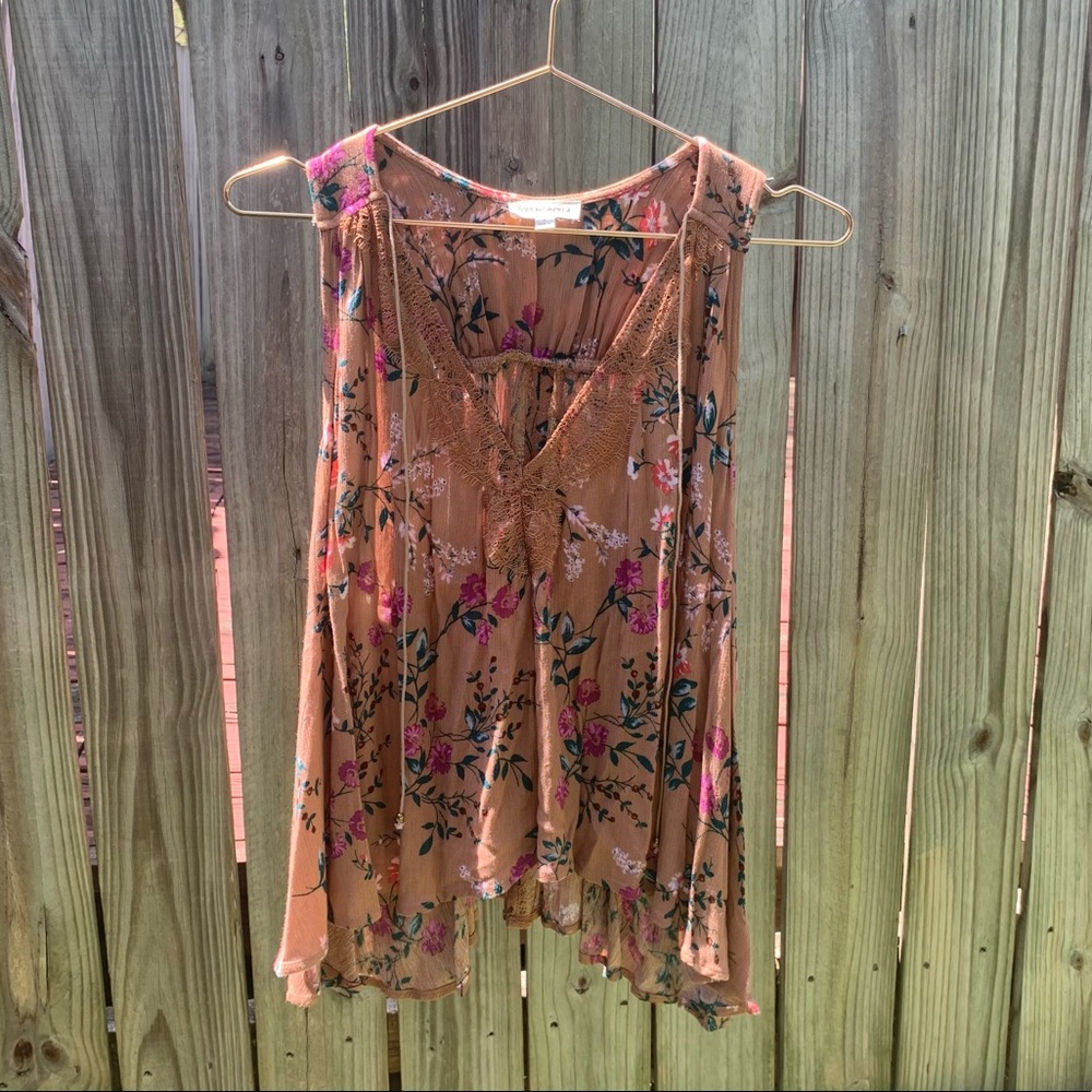 🌸 Lace Floral Blouse - Cotton Candy
